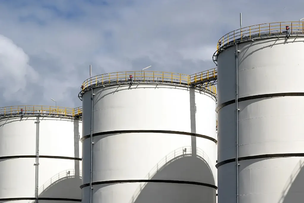 TF68-32反射隔热涂料在彩钢瓦厂房屋面中的应用场景
